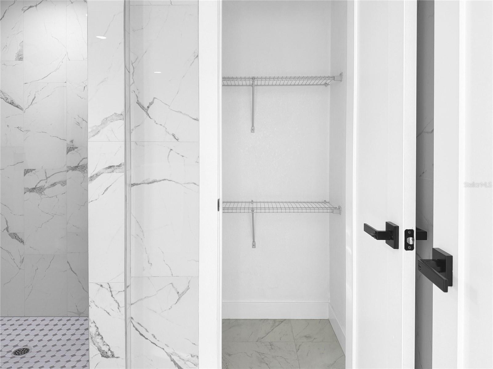 Image 25 of 38 For 5010 Lahaina Drive