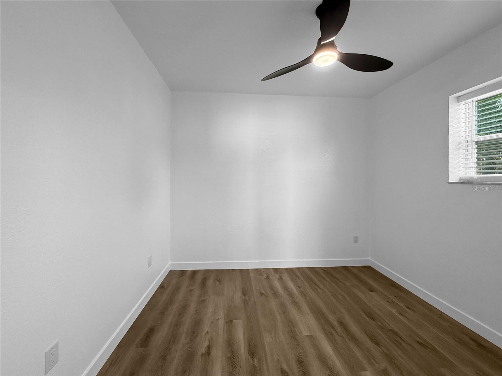 Image 30 of 38 For 5010 Lahaina Drive