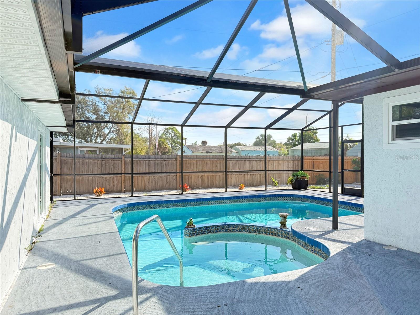 Image 32 of 38 For 5010 Lahaina Drive