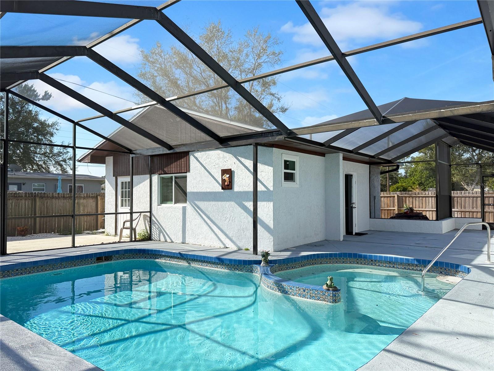 Image 33 of 38 For 5010 Lahaina Drive