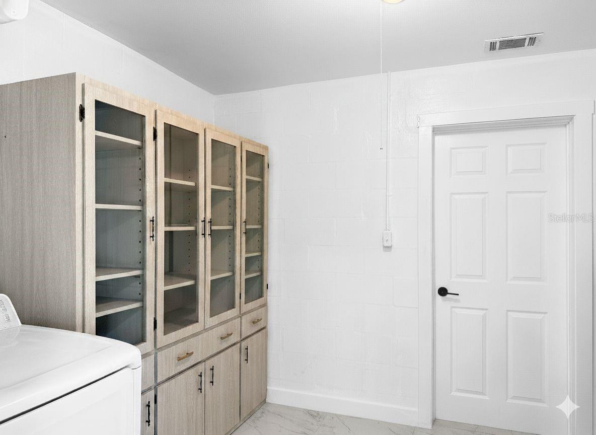 Image 35 of 38 For 5010 Lahaina Drive