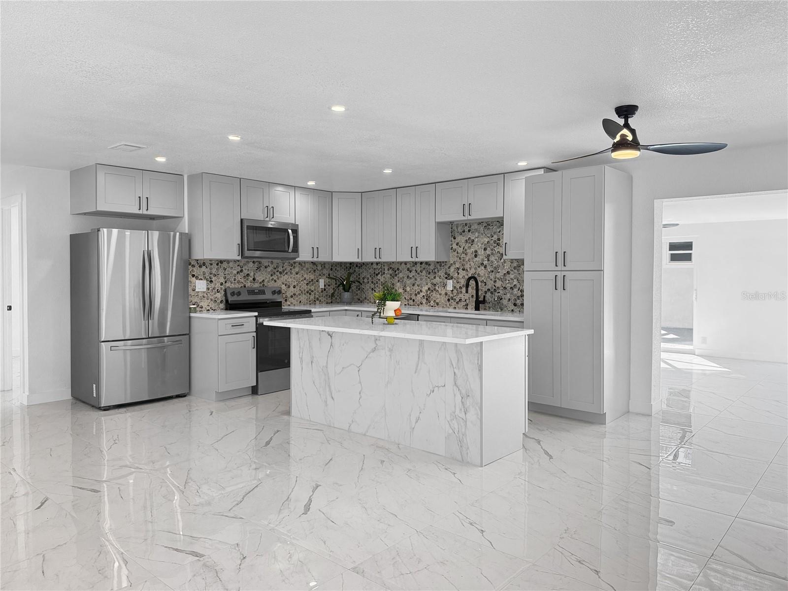 Image 4 of 38 For 5010 Lahaina Drive