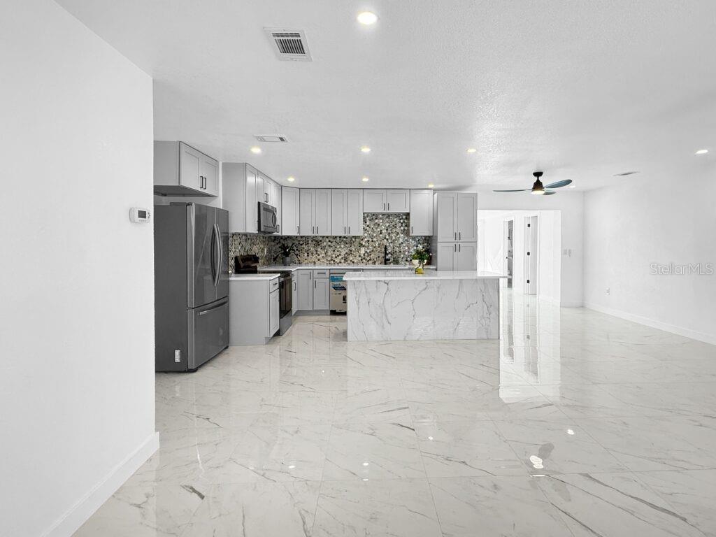 Image 7 of 38 For 5010 Lahaina Drive