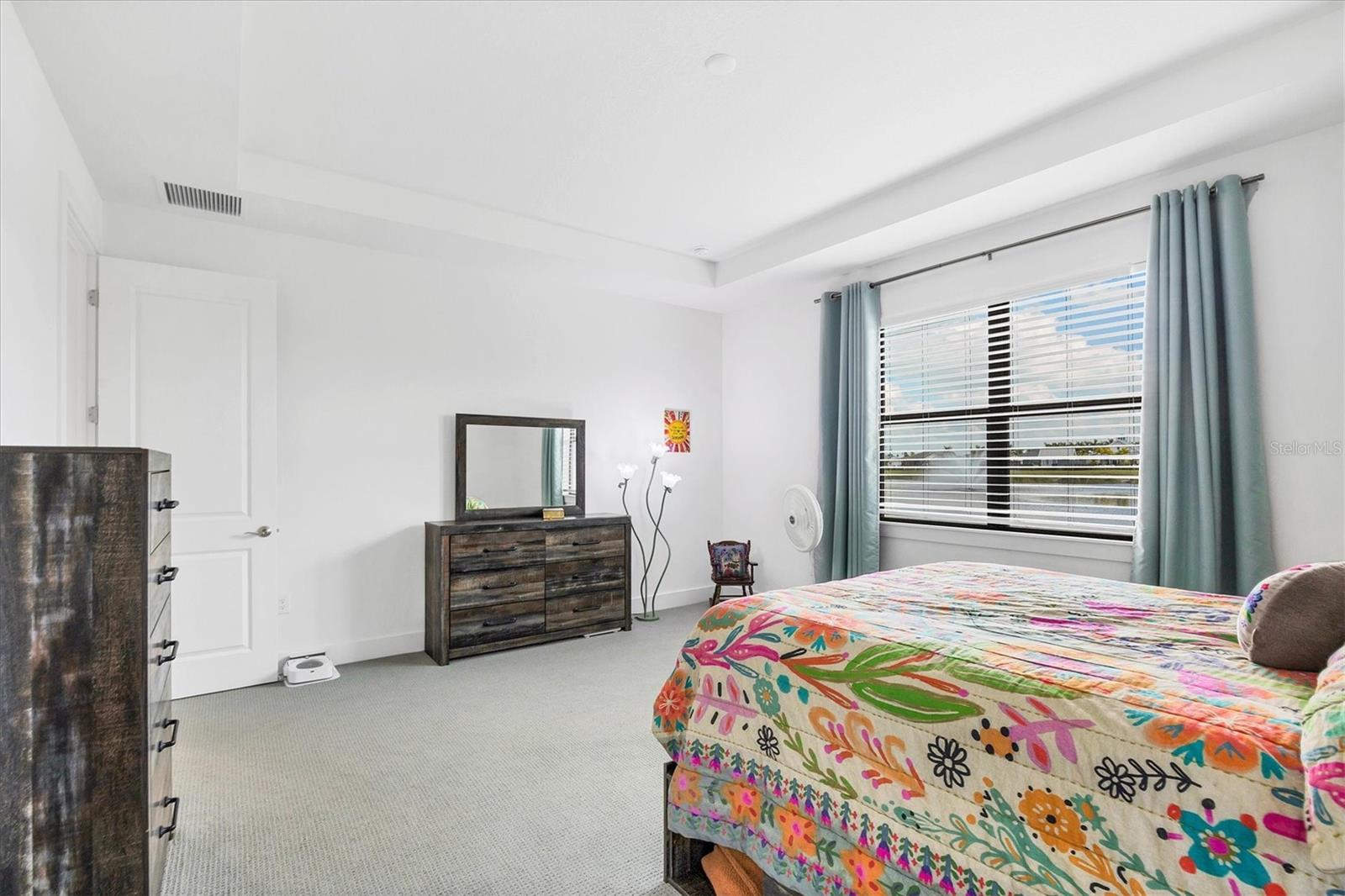 Image 17 of 69 For 18500 Midsummer Place