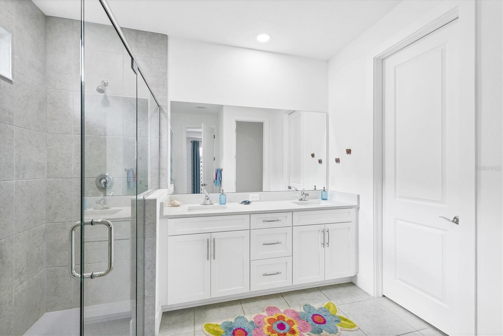 Image 20 of 69 For 18500 Midsummer Place