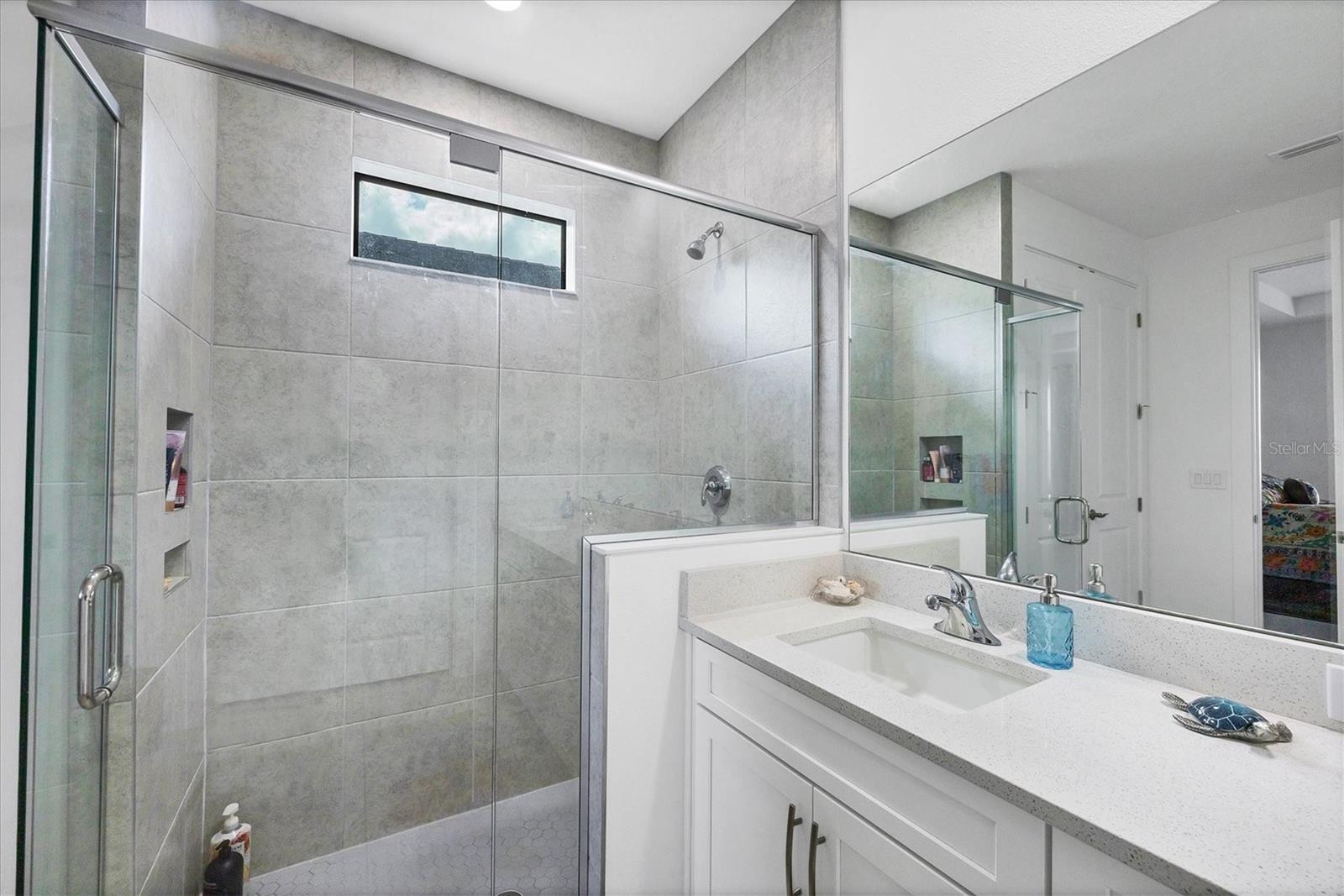 Image 22 of 69 For 18500 Midsummer Place