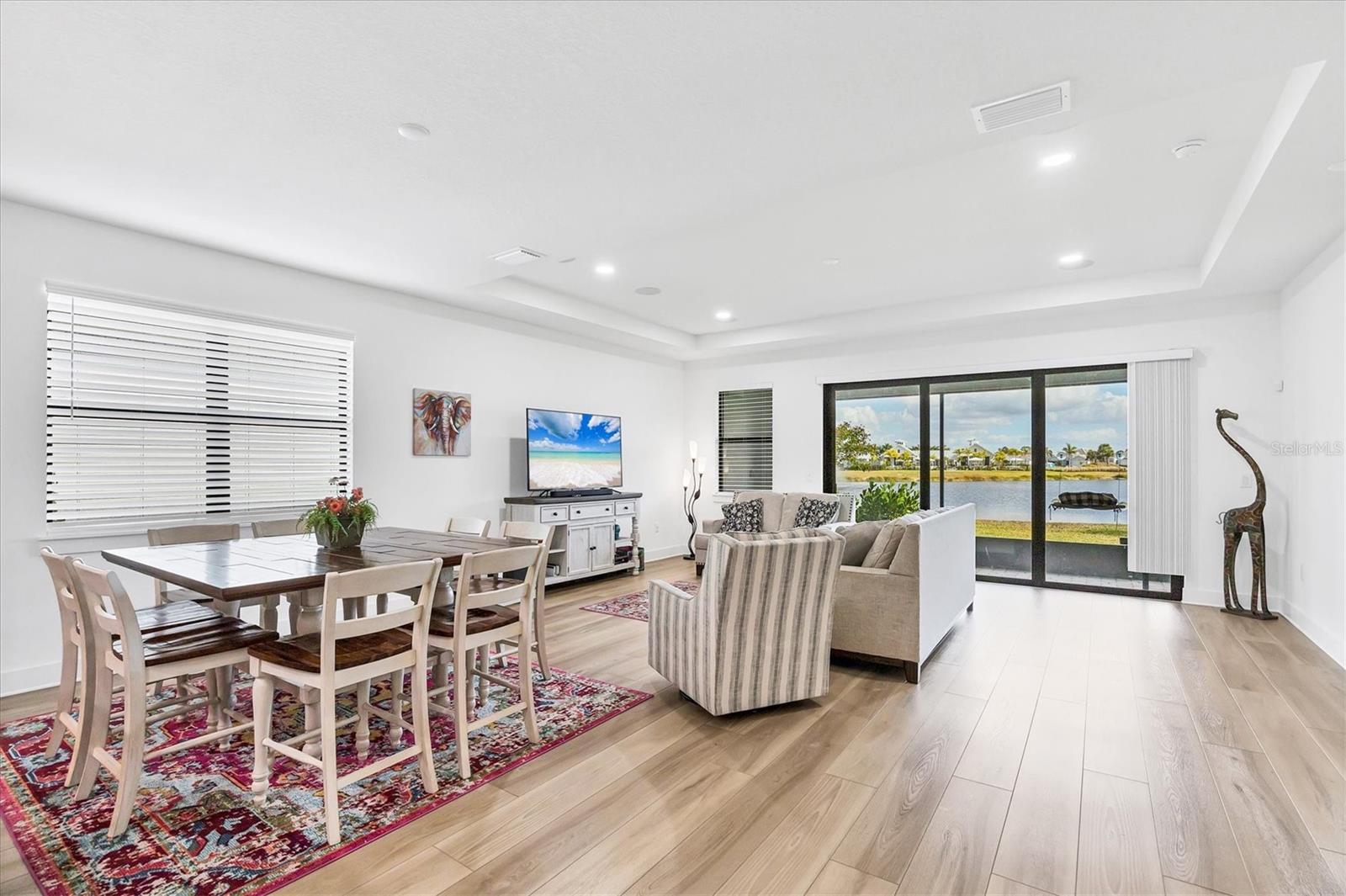 Image 3 of 69 For 18500 Midsummer Place