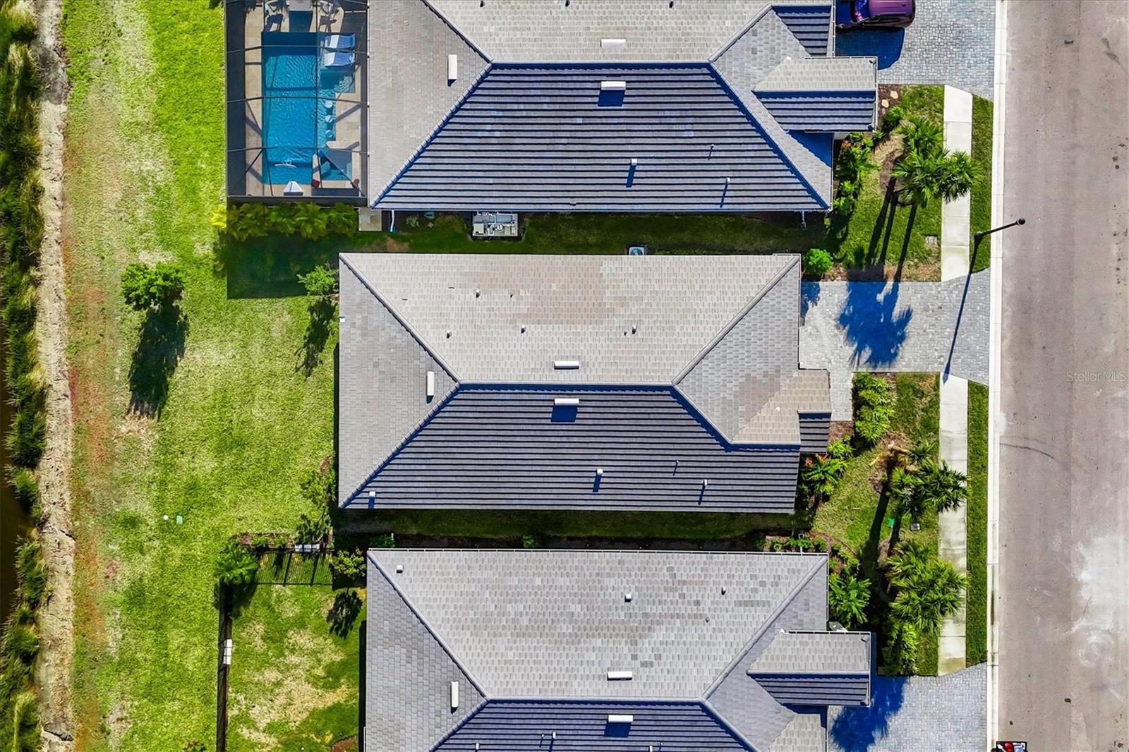 Image 35 of 69 For 18500 Midsummer Place