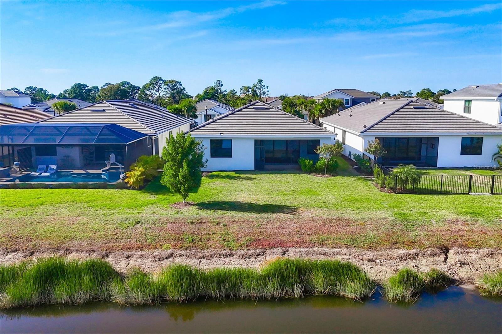 Image 36 of 69 For 18500 Midsummer Place