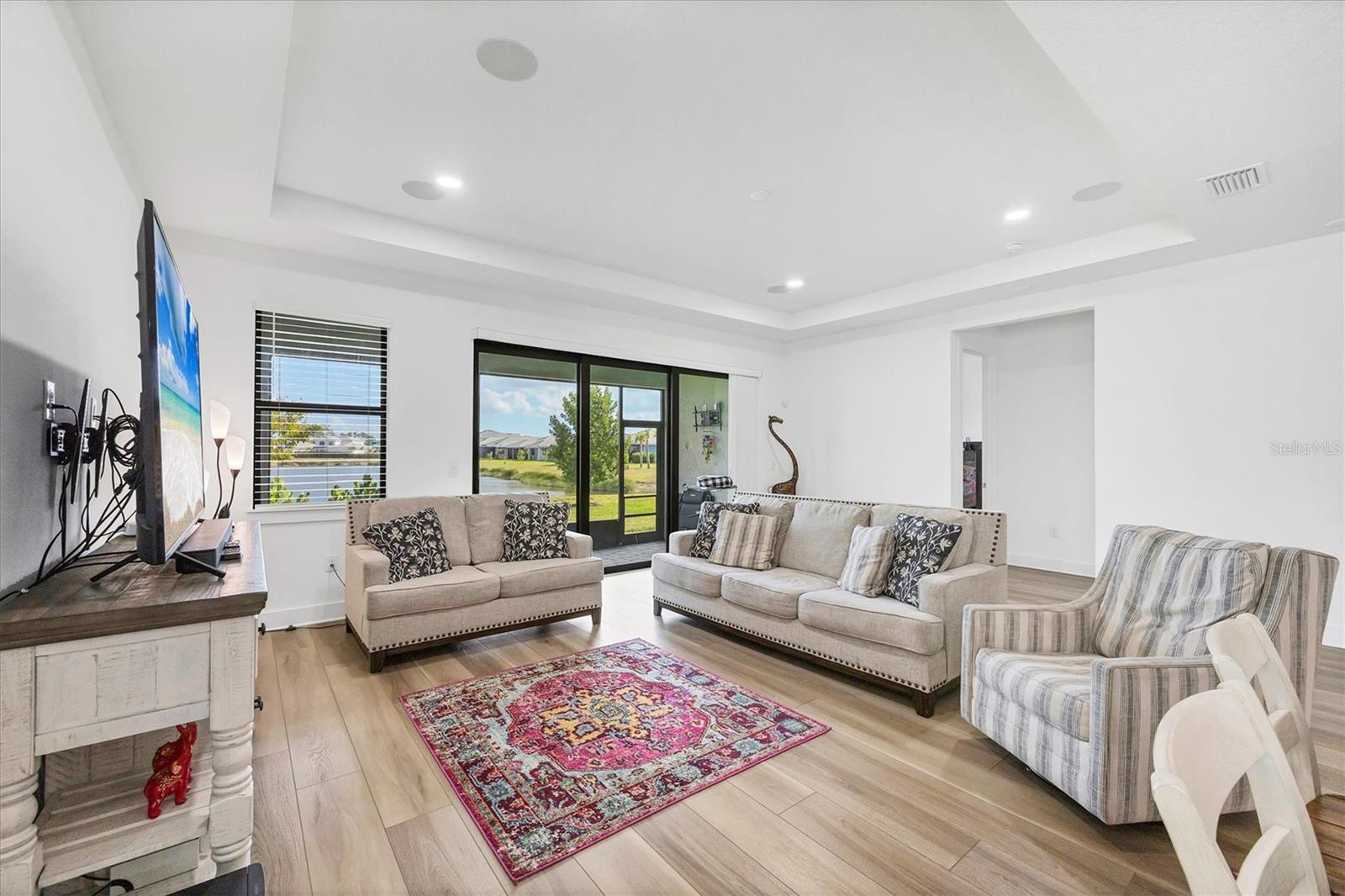 Image 4 of 69 For 18500 Midsummer Place