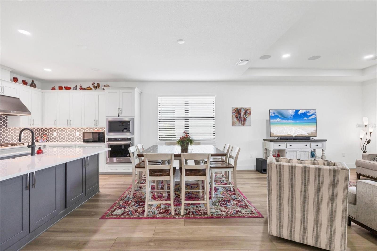 Image 6 of 69 For 18500 Midsummer Place