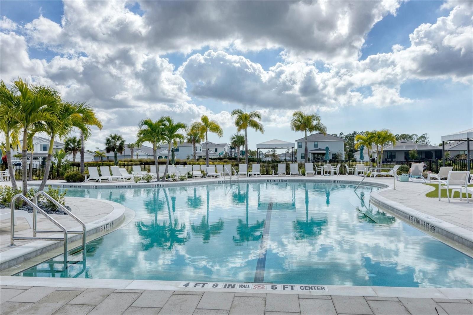 Image 64 of 69 For 18500 Midsummer Place