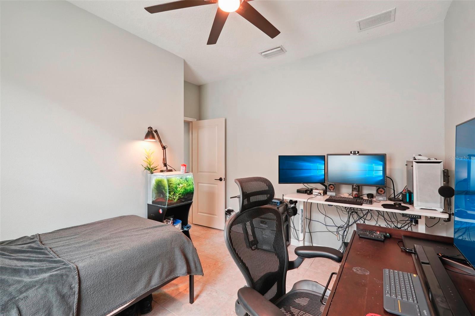 Image 18 of 30 For 14912 Sora Way