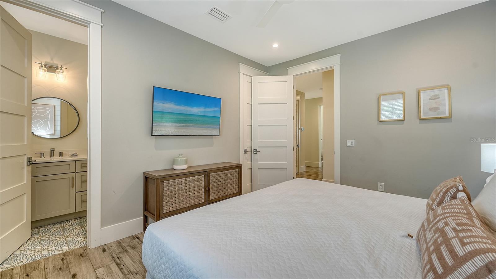 Image 27 of 99 For 2175 Avenue A