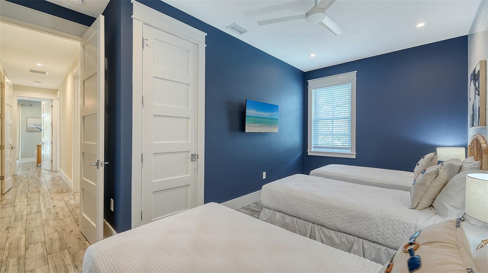 Image 30 of 99 For 2175 Avenue A