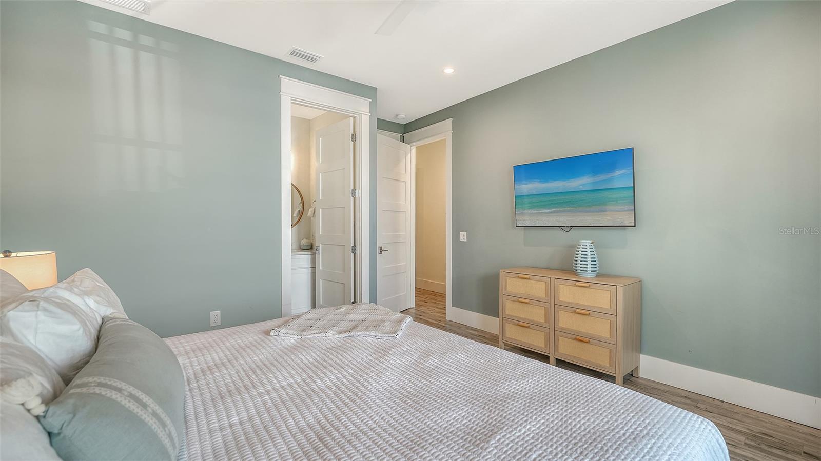 Image 39 of 99 For 2175 Avenue A