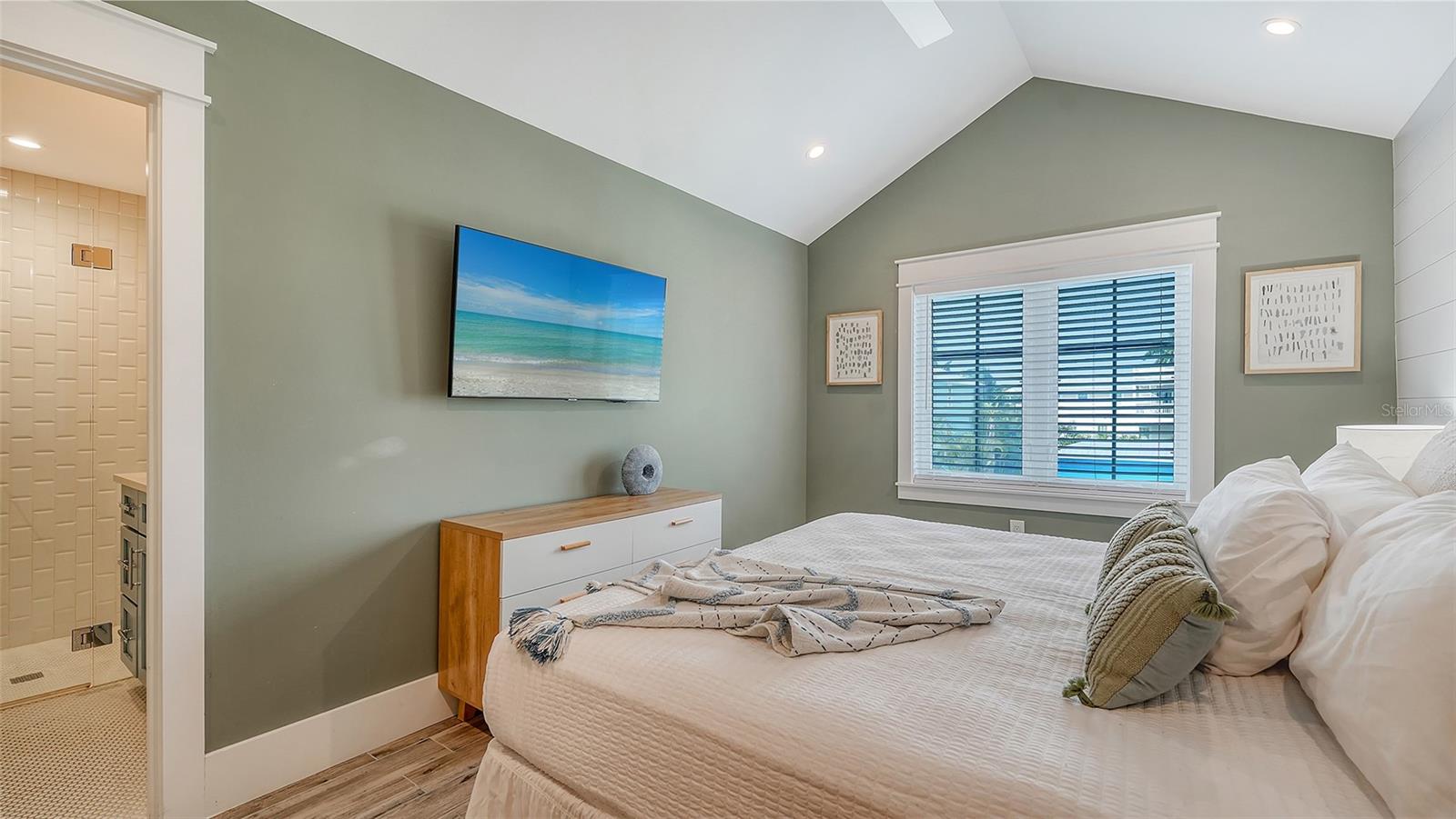 Image 51 of 99 For 2175 Avenue A