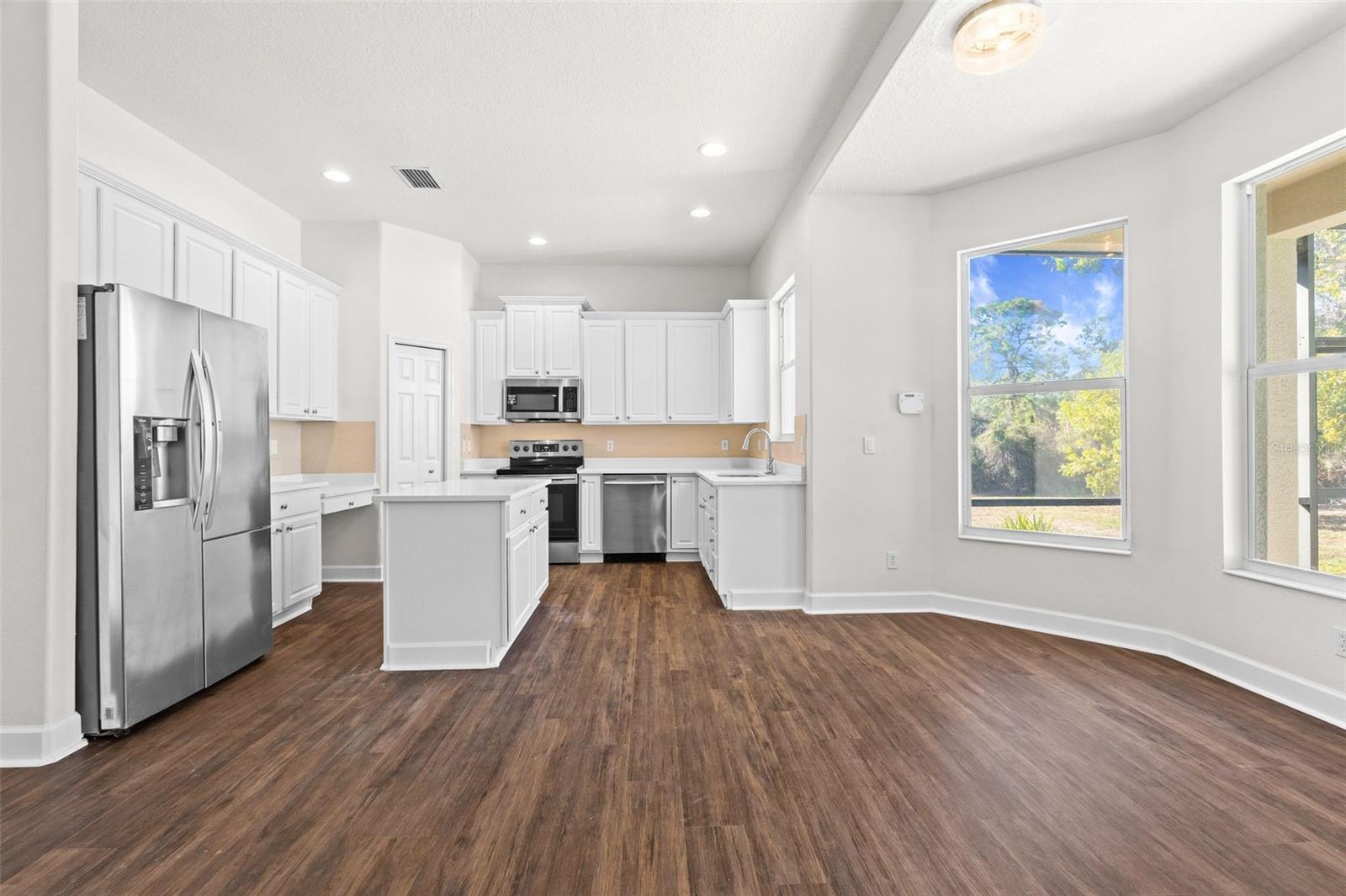 Image 17 of 65 For 851 Placid Lake Drive