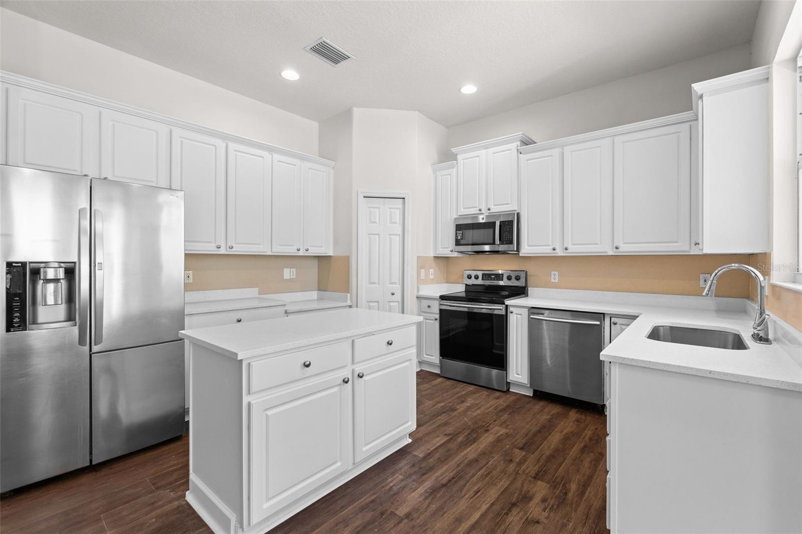 Image 20 of 65 For 851 Placid Lake Drive