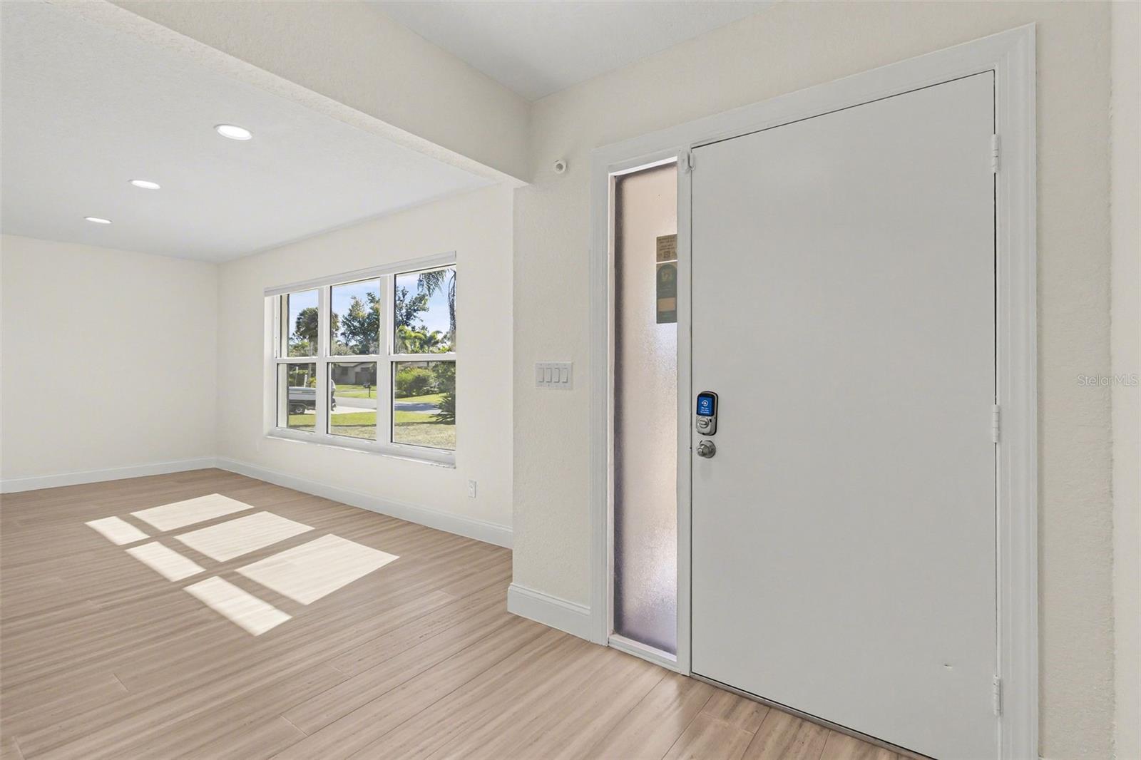 Image 11 of 76 For 790 Harvard Street