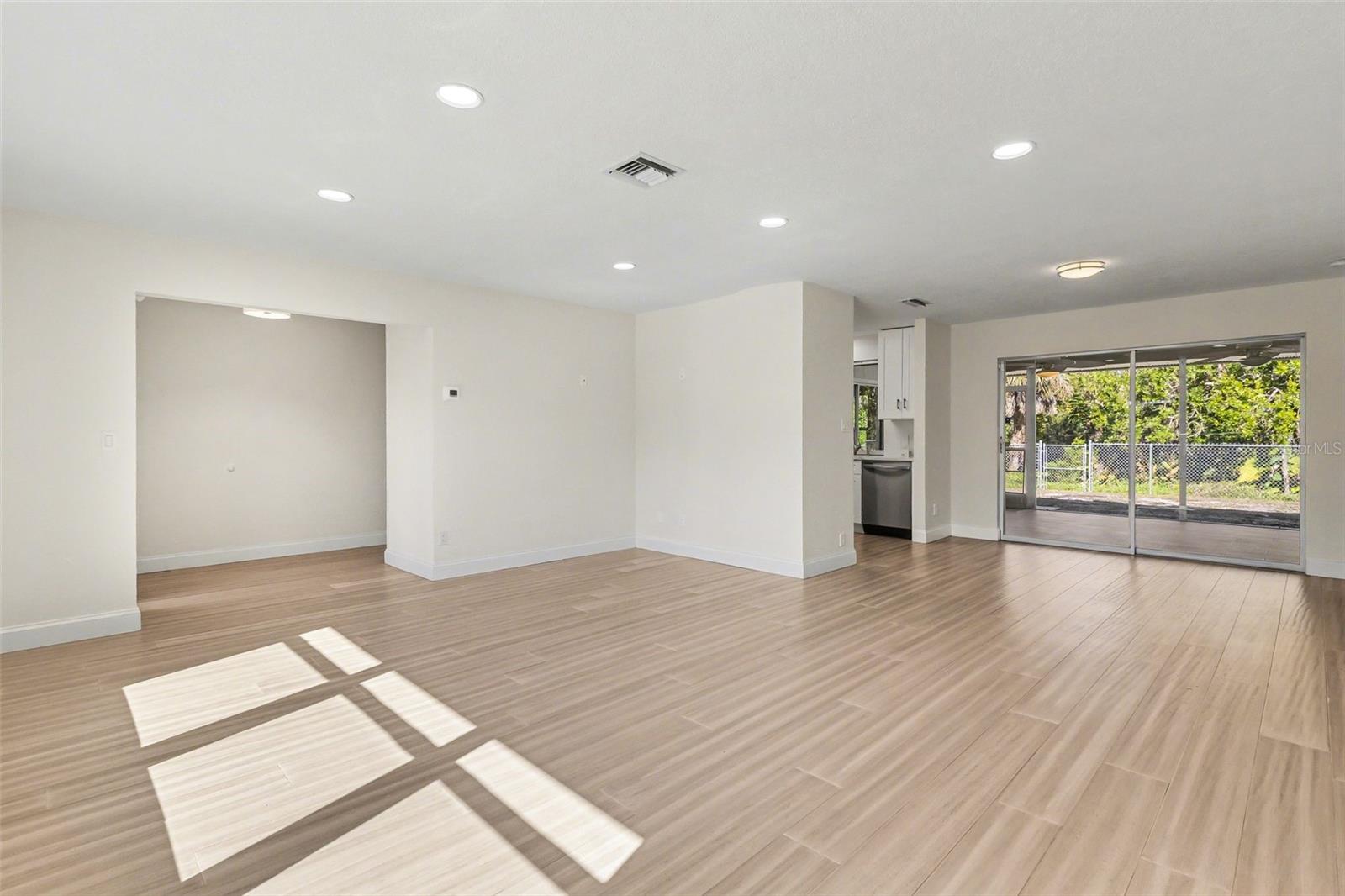 Image 13 of 76 For 790 Harvard Street