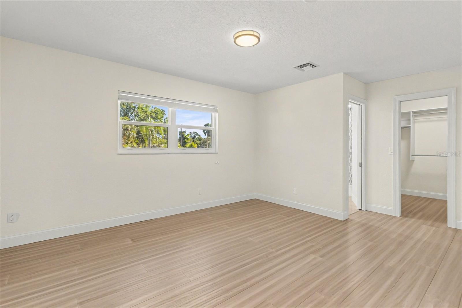 Image 17 of 76 For 790 Harvard Street