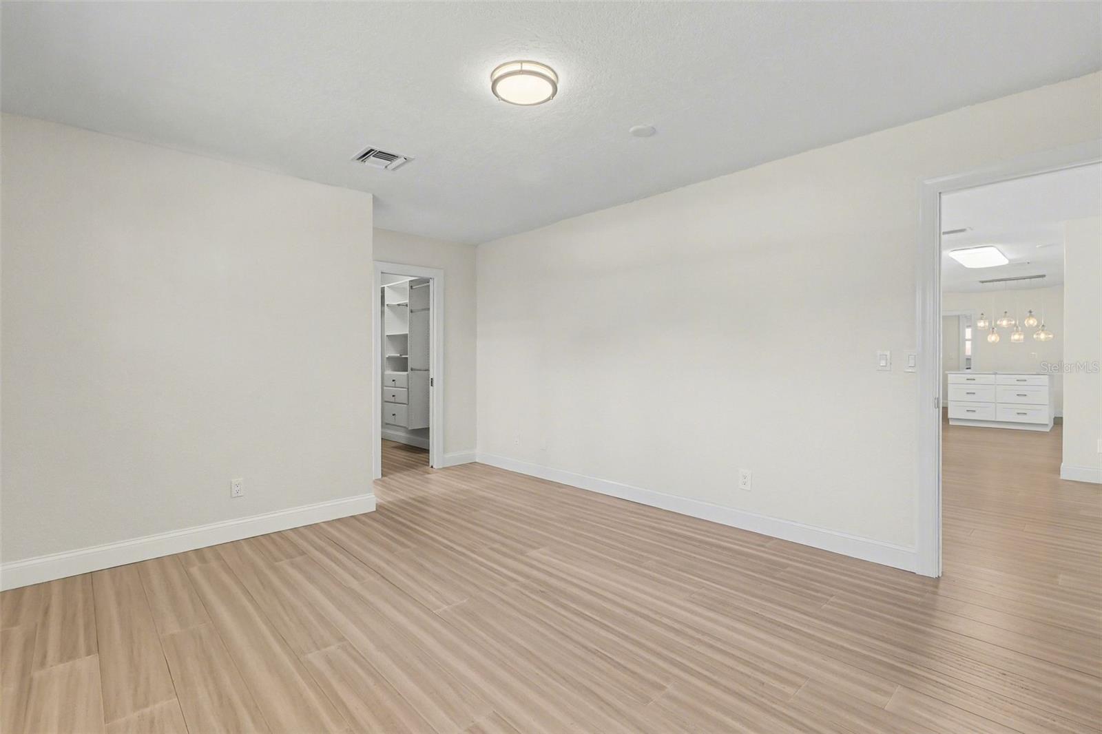 Image 18 of 76 For 790 Harvard Street