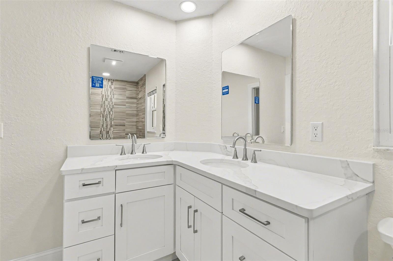 Image 24 of 76 For 790 Harvard Street