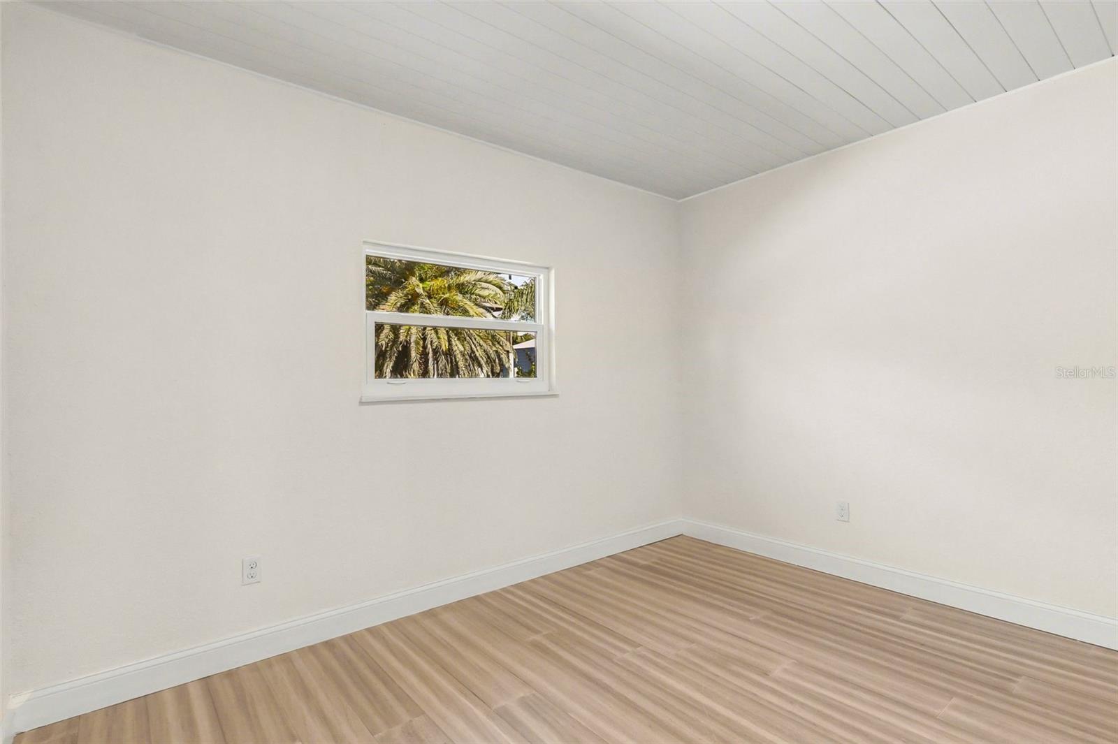 Image 28 of 76 For 790 Harvard Street