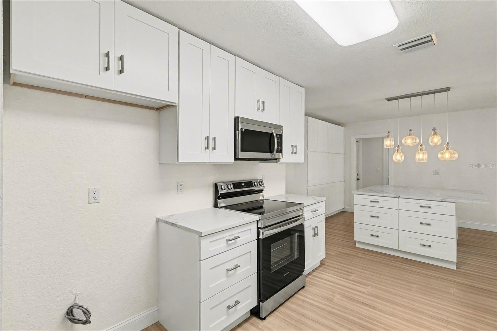 Image 29 of 76 For 790 Harvard Street