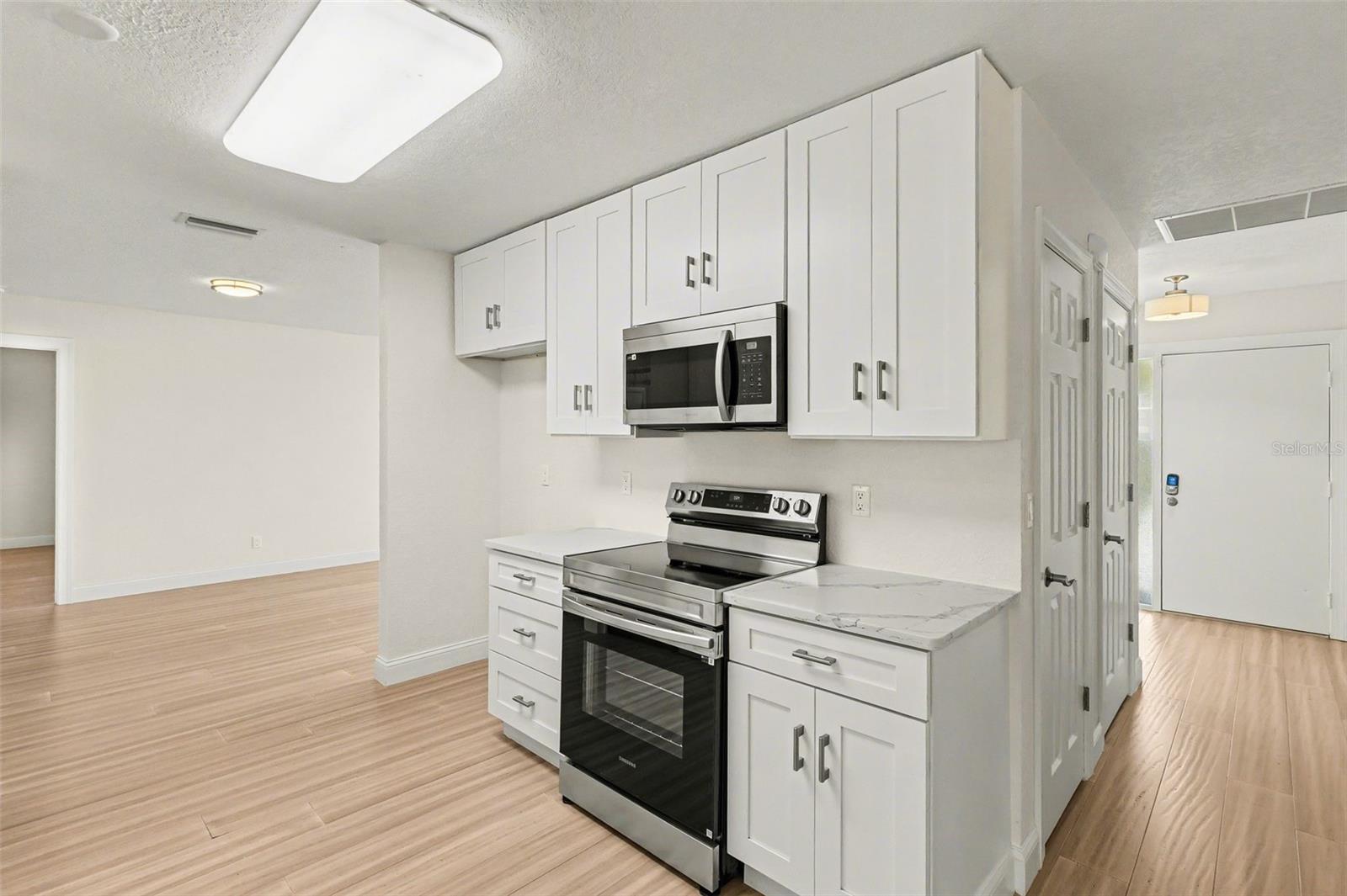 Image 32 of 76 For 790 Harvard Street