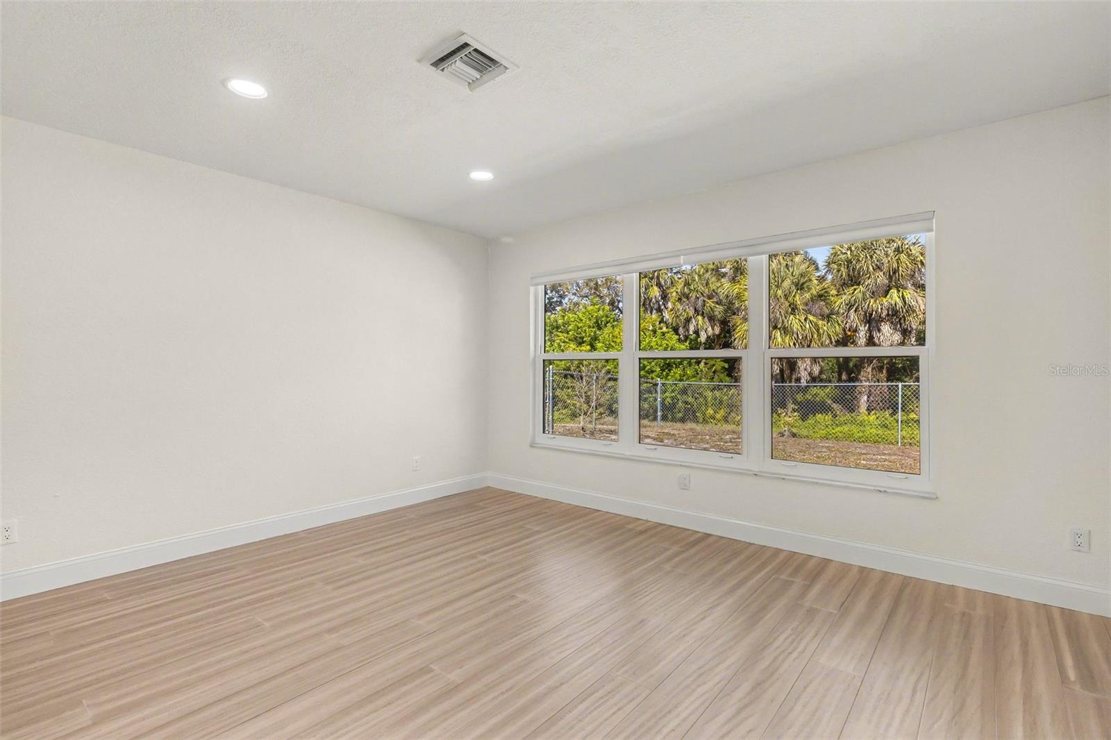 Image 36 of 76 For 790 Harvard Street