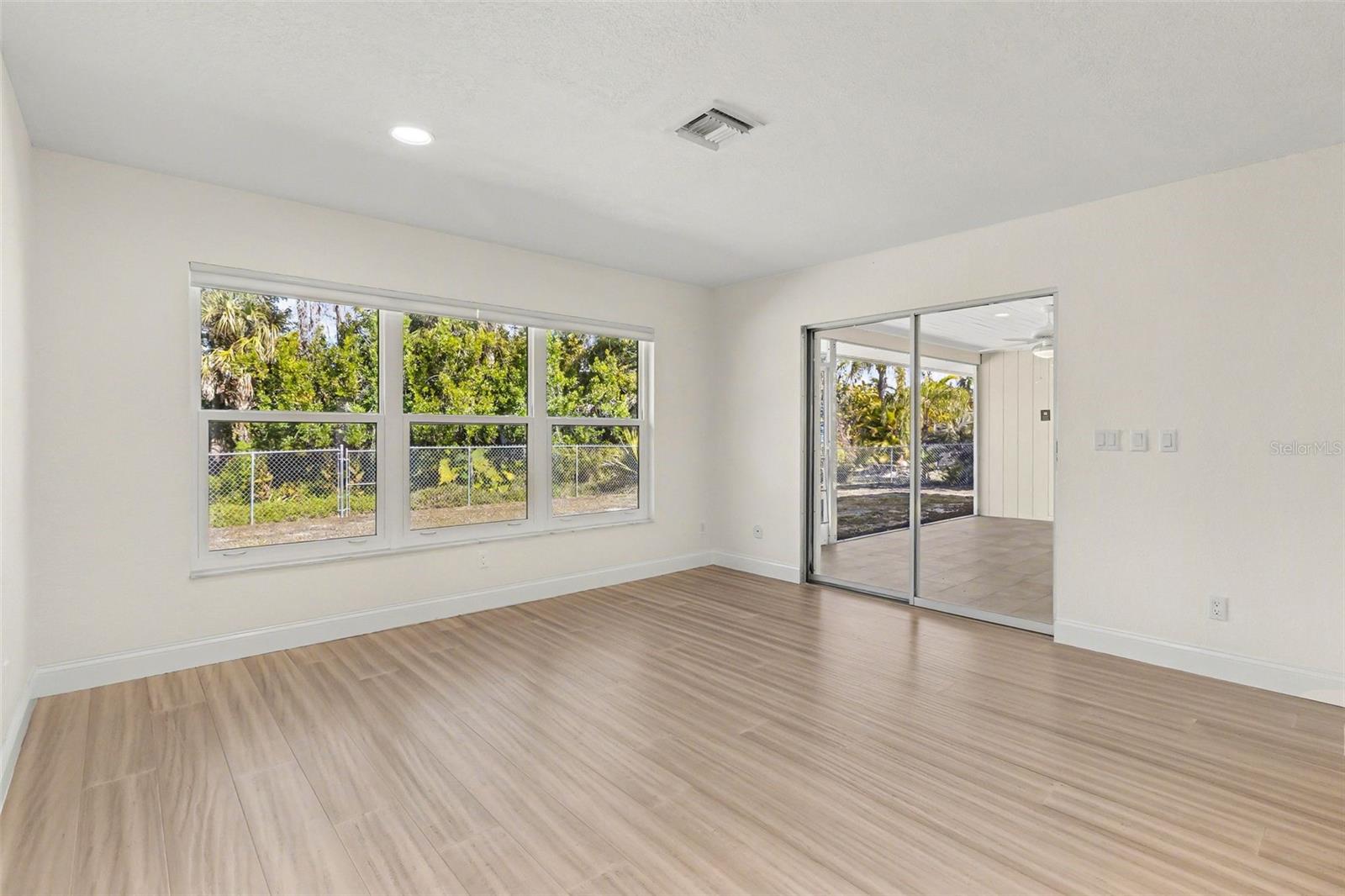 Image 39 of 76 For 790 Harvard Street