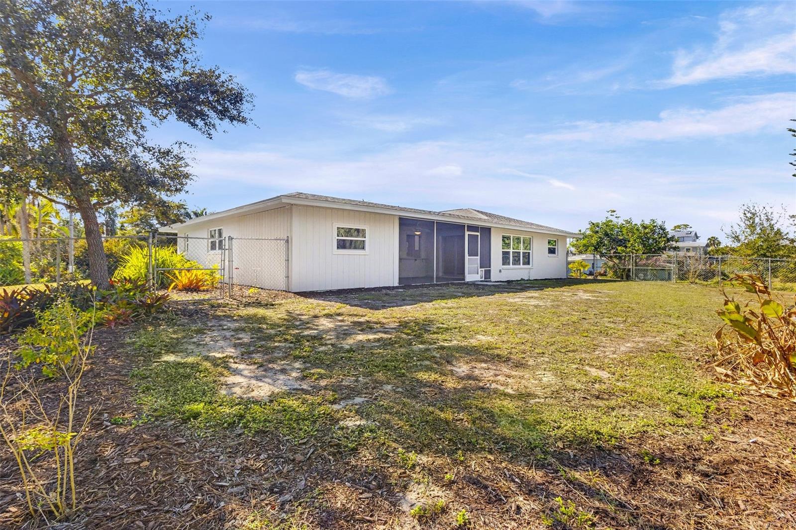 Image 5 of 76 For 790 Harvard Street