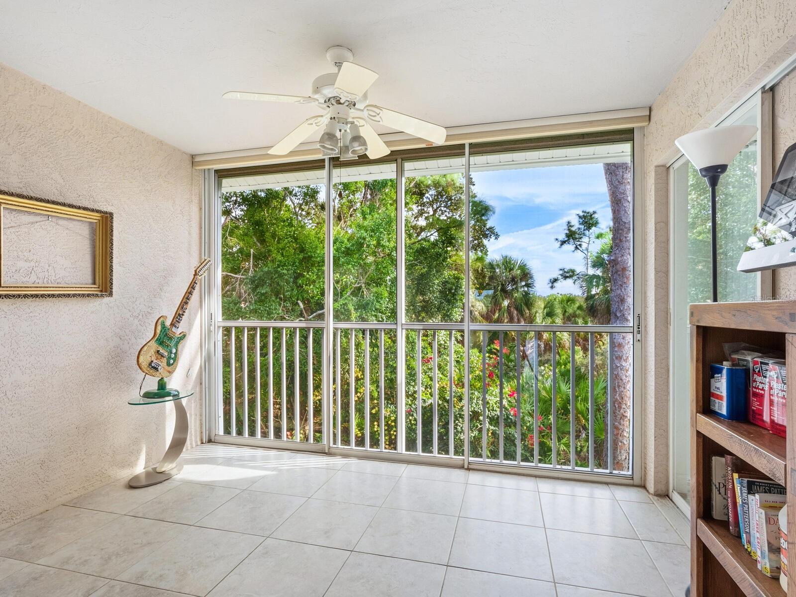 Image 16 of 33 For 4645 Tower Hill Lane 2522