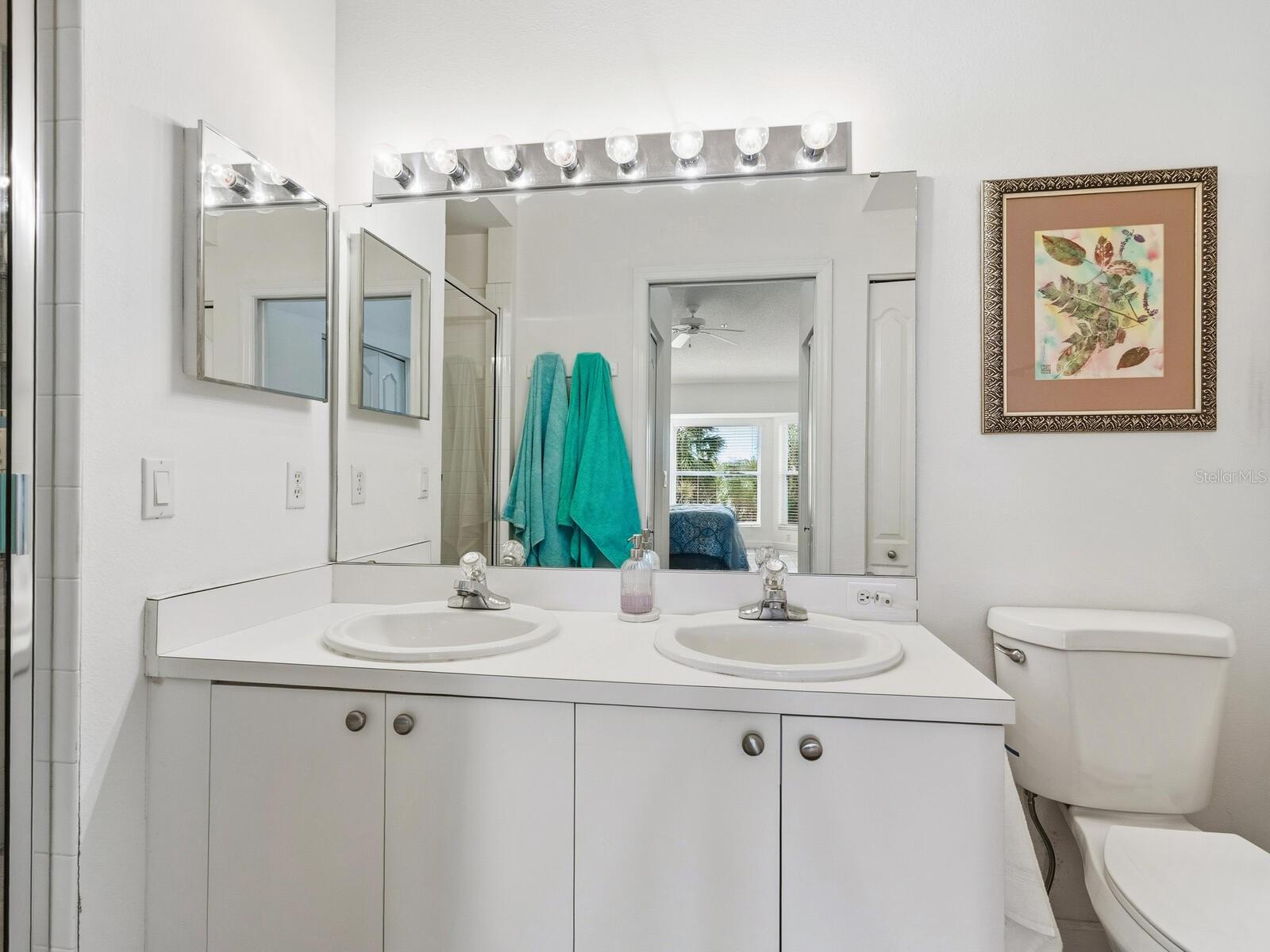 Image 20 of 33 For 4645 Tower Hill Lane 2522