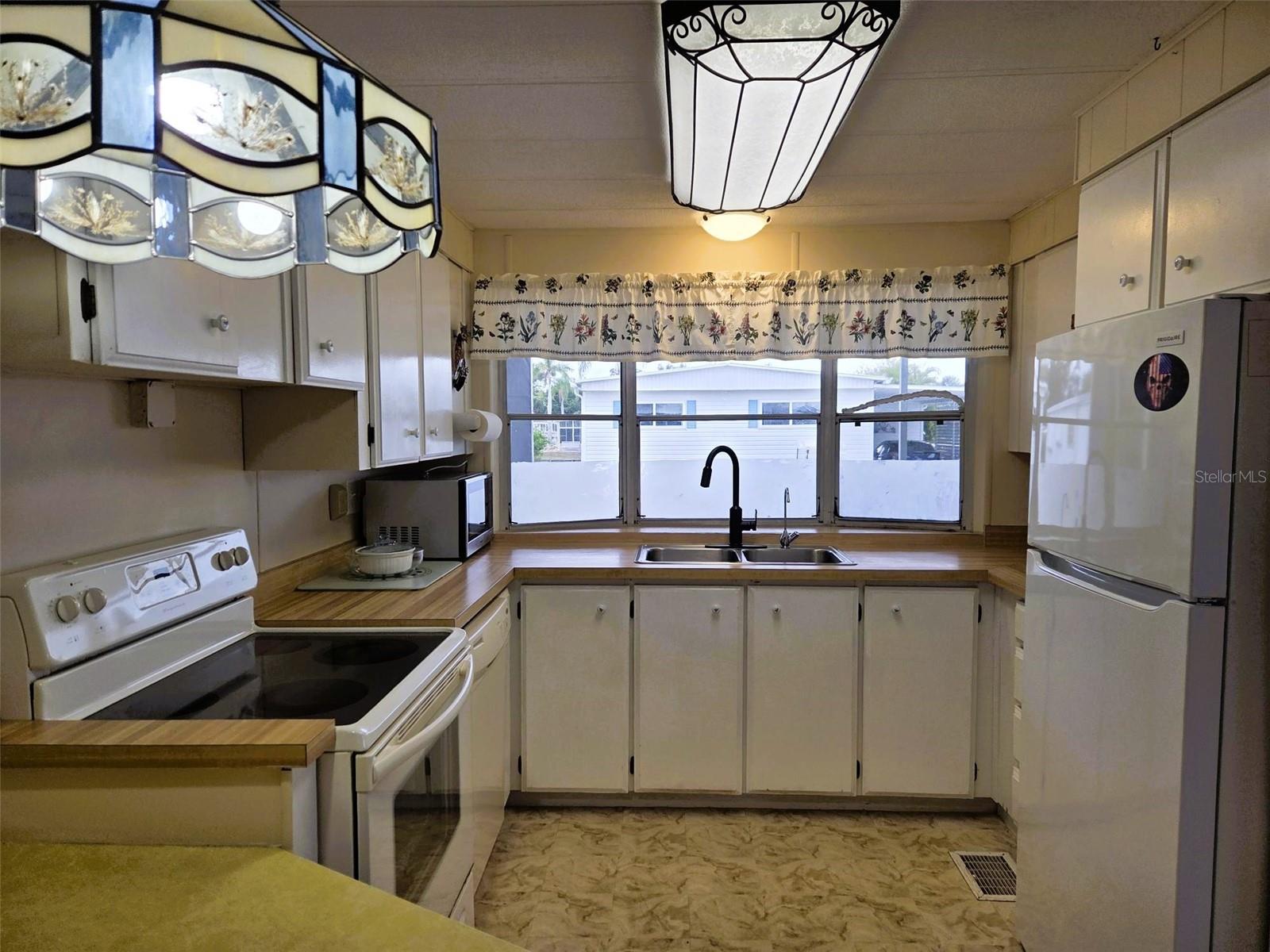 Image 4 of 39 For 3227 Pink Oak Terrace