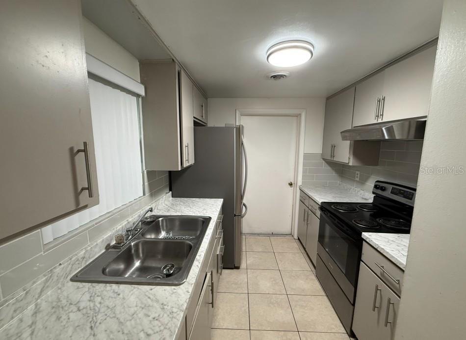 Image 6 of 14 For 903 31st Street E