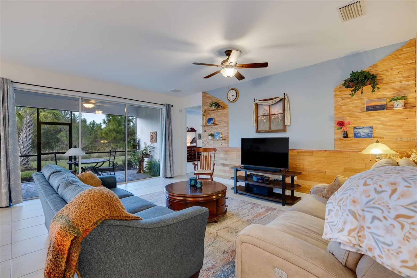 Image 11 of 46 For 43762 Longleaf Lane