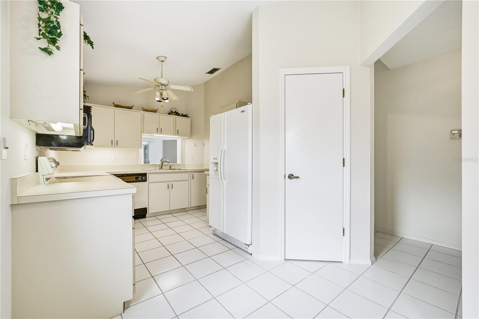 Image 19 of 53 For 396 Chartley Court