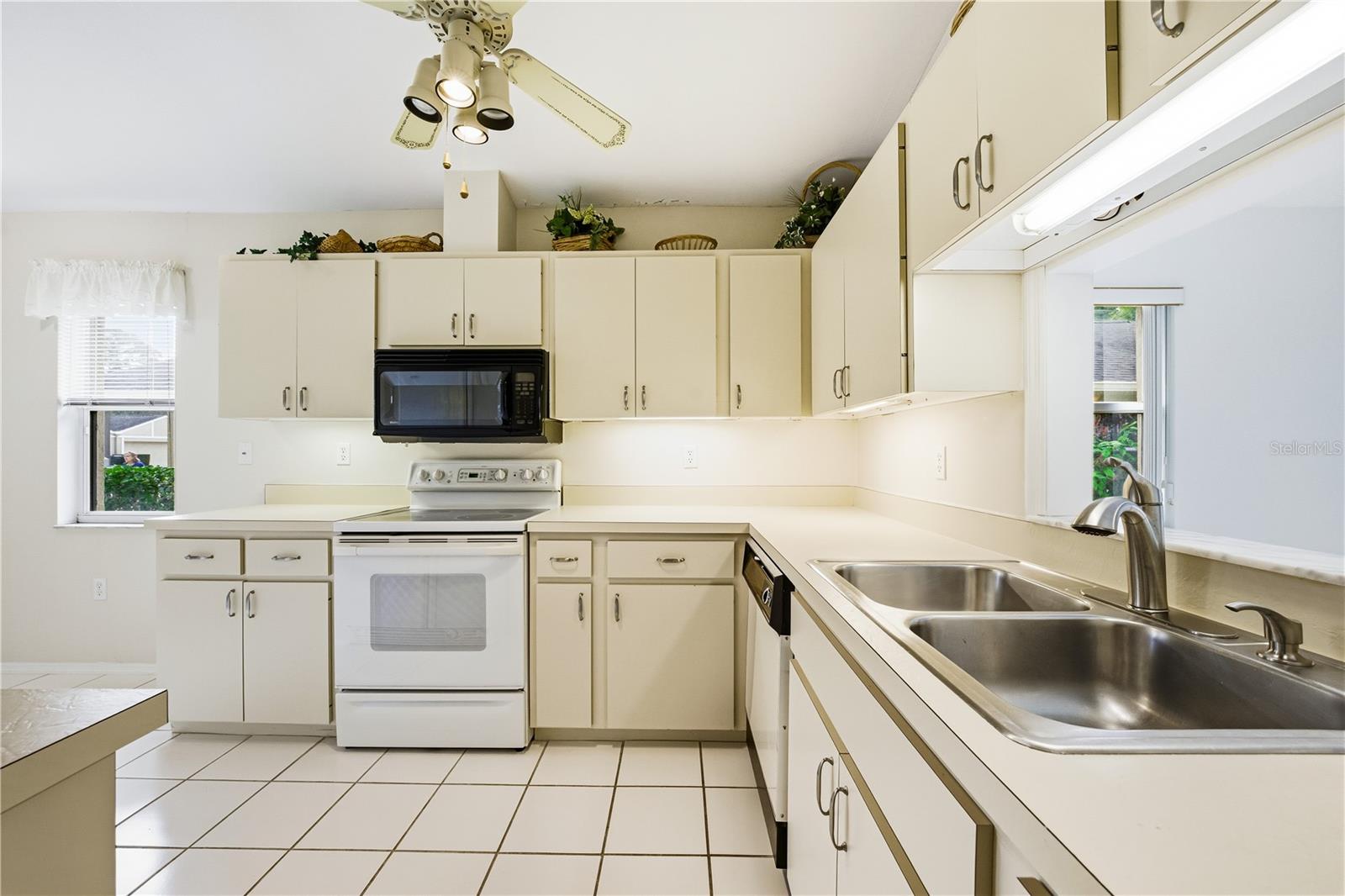 Image 22 of 53 For 396 Chartley Court