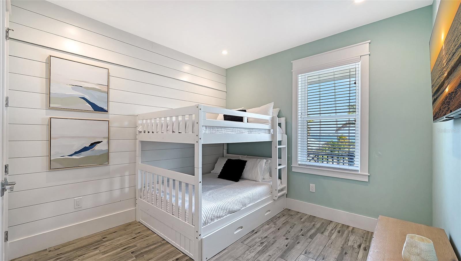 Image 31 of 99 For 2206 Avenue A