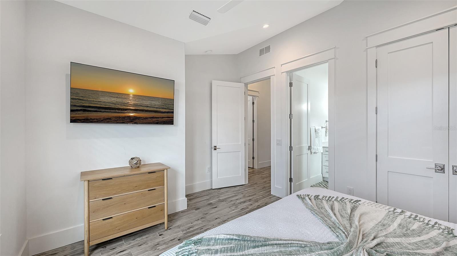 Image 42 of 99 For 2206 Avenue A