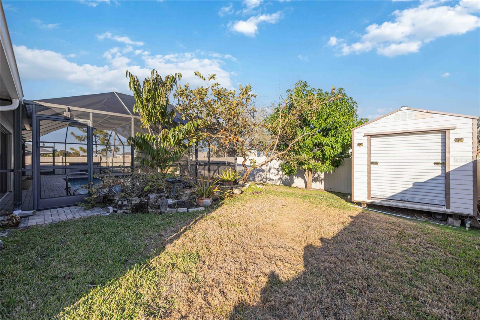 Image 26 of 27 For 925 4th Avenue