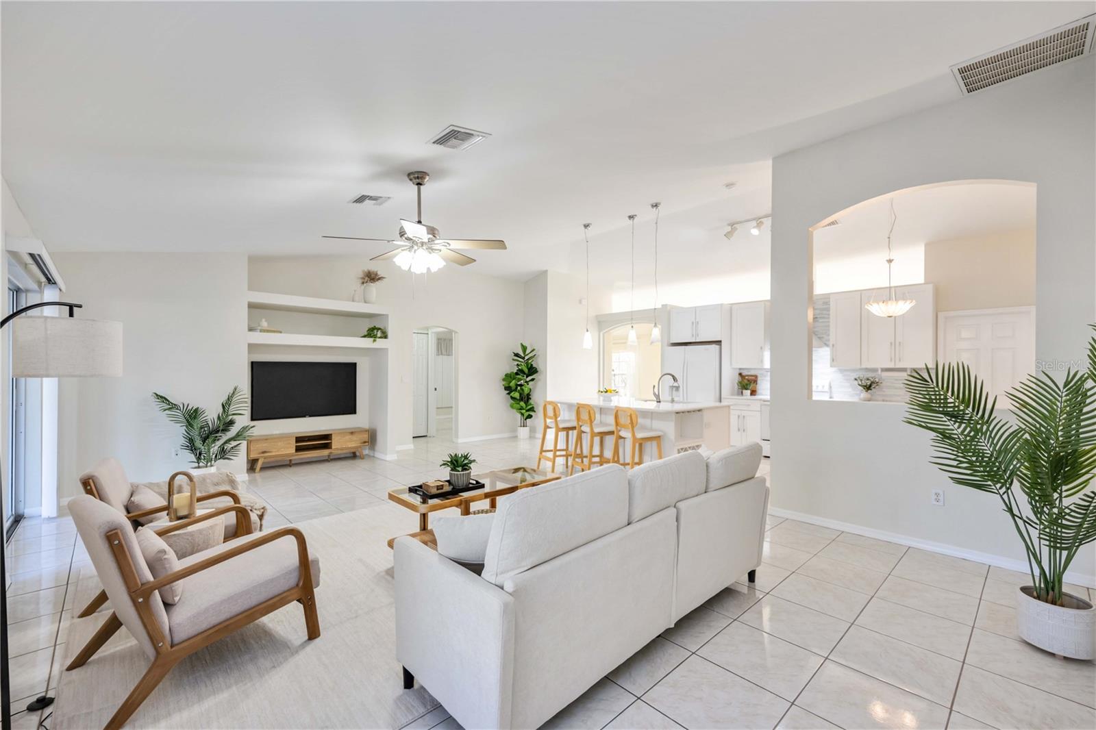 Image 7 of 27 For 925 4th Avenue