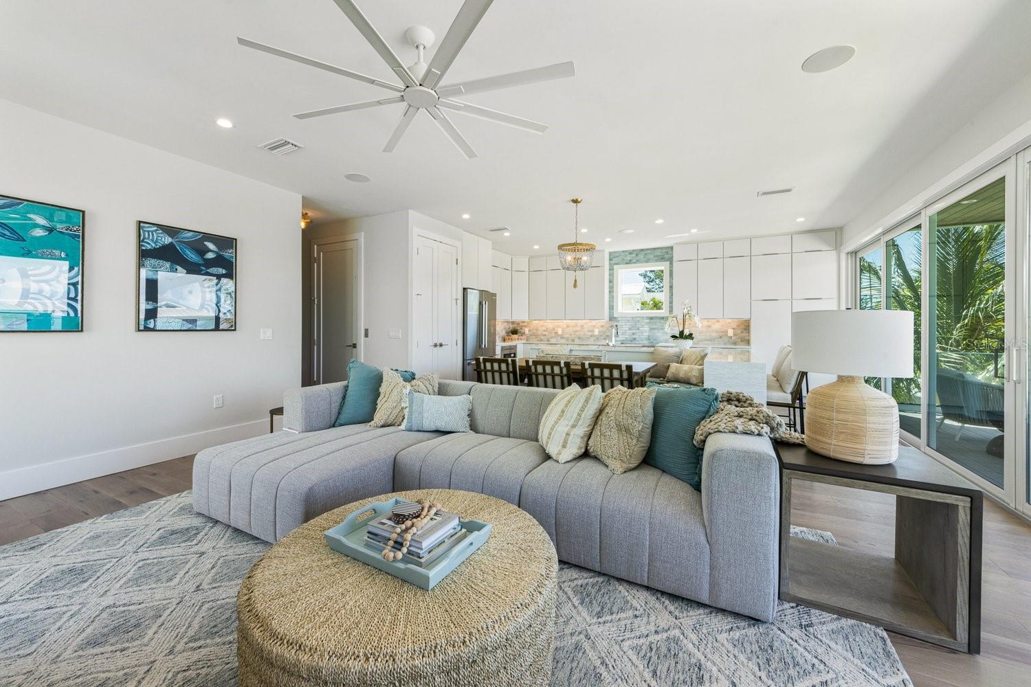 Image 10 of 58 For 870 Shore Drive