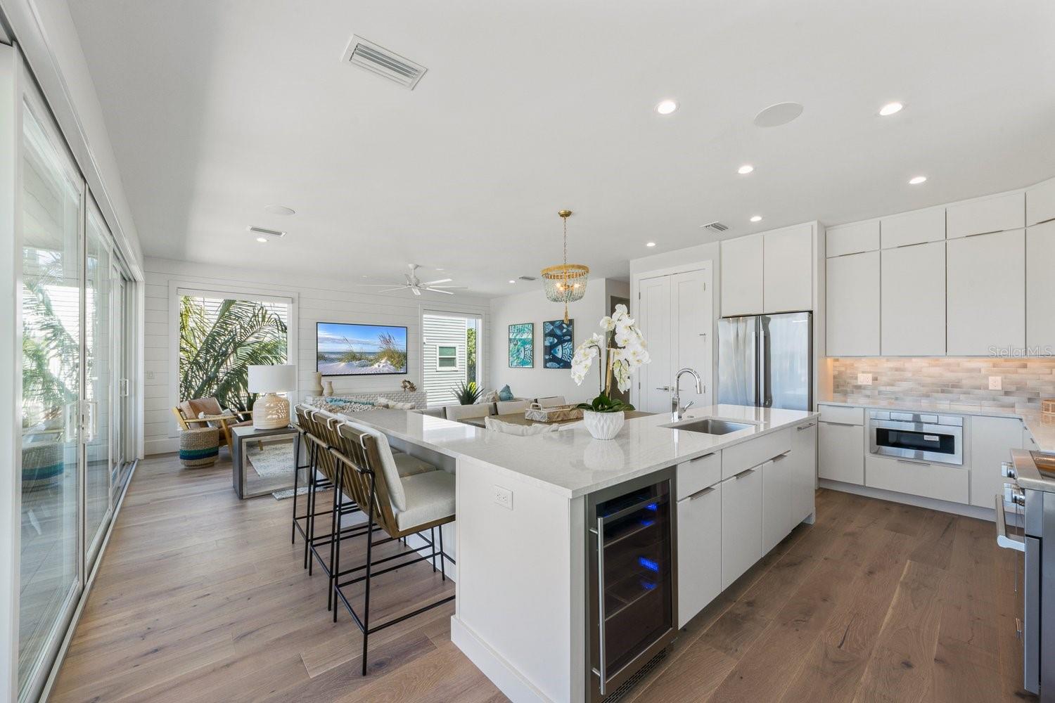 Image 13 of 58 For 870 Shore Drive