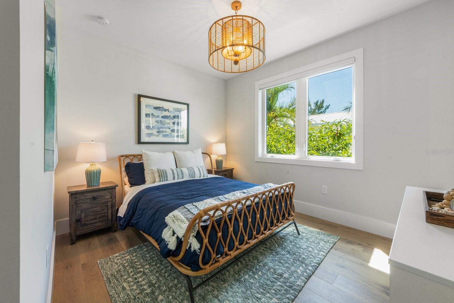 Image 21 of 58 For 870 Shore Drive