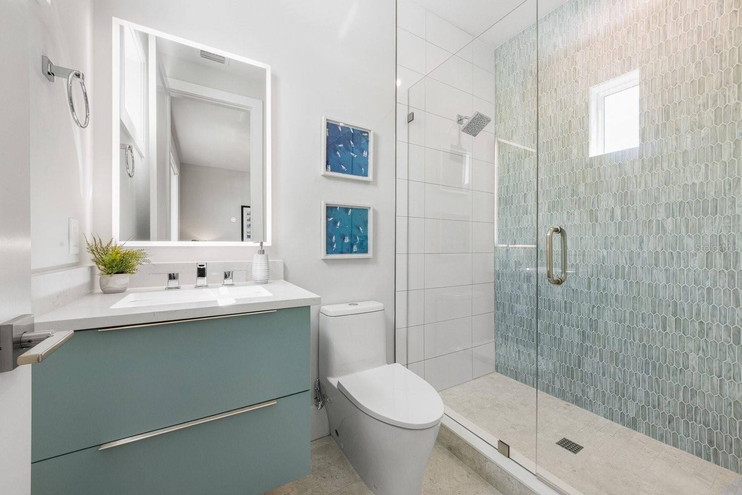 Image 22 of 58 For 870 Shore Drive