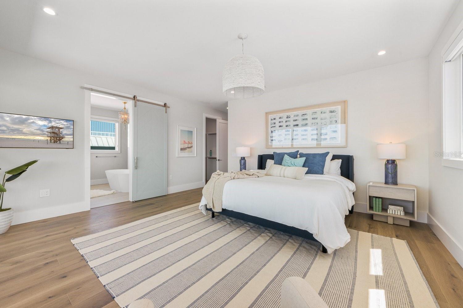 Image 30 of 58 For 870 Shore Drive